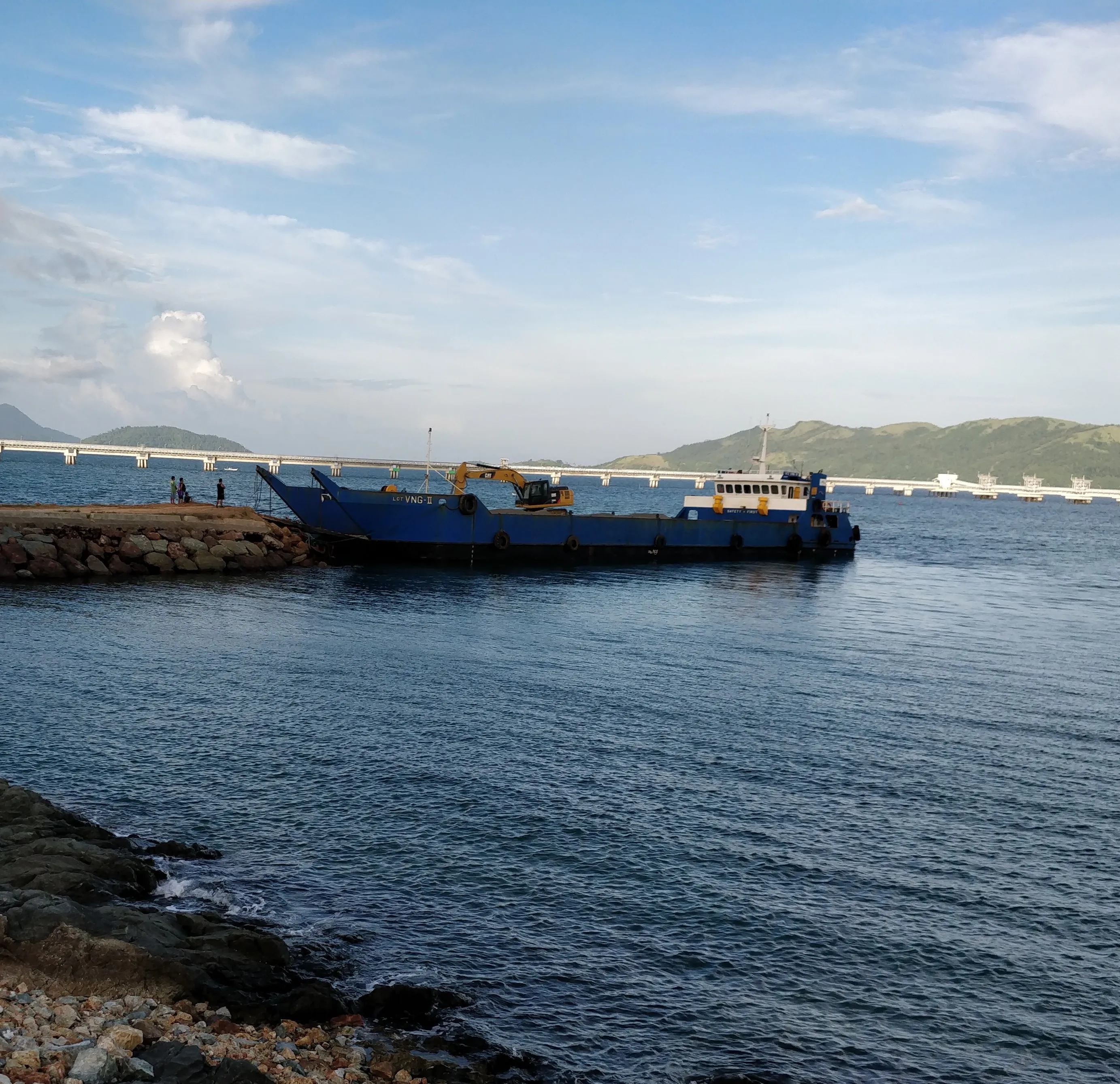 Barge trimming